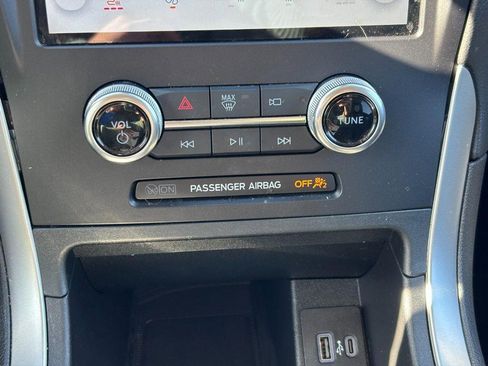 Used 2024 Ford Edge SEL w/ Convenience Package image 25