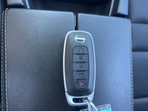 Used 2023 Nissan Rogue SV w/ SV Premium B Package image 18