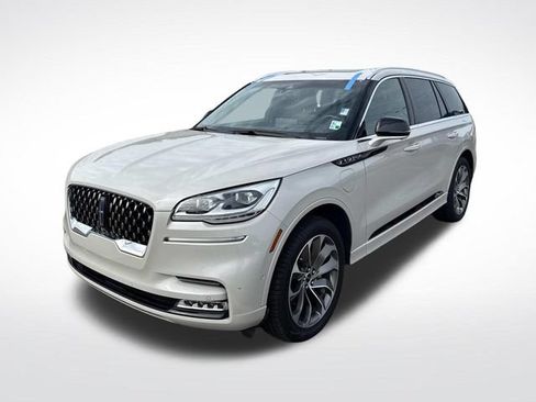 Used 2022 Lincoln Aviator Grand Touring w/ Equipment Group 301A AWD/4WD image 3
