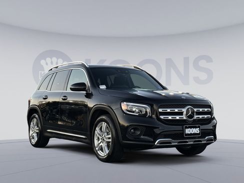 Used 2023 Mercedes-Benz GLB 250 4MATIC w/ Premium Package image 10