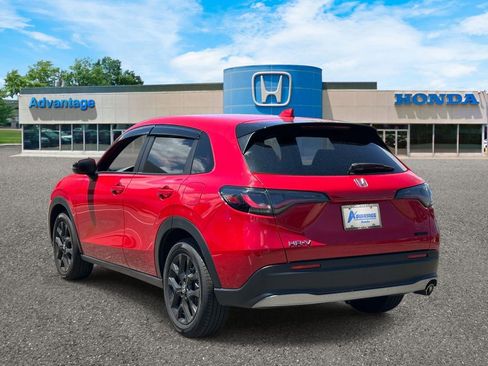 Certified 2025 Honda HR-V Sport image 5