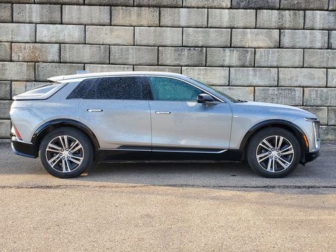 Used 2024 Cadillac Lyriq Luxury w/ LPO, Floor Liner Package image 6