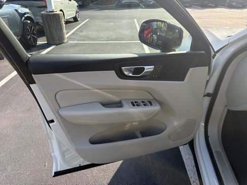Certified 2024 Volvo XC60 B5 Plus w/ Protection Package Premier AWD/4WD image 14