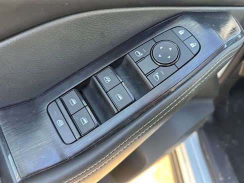 Certified 2025 Nissan Rogue SV image 14