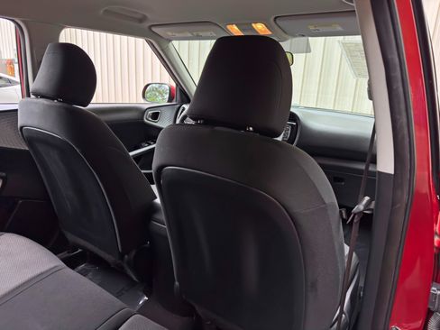 Used 2021 Kia Soul LX FWD image 28