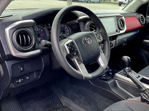 Used 2023 Toyota Tacoma SR5 AWD/4WD image 8