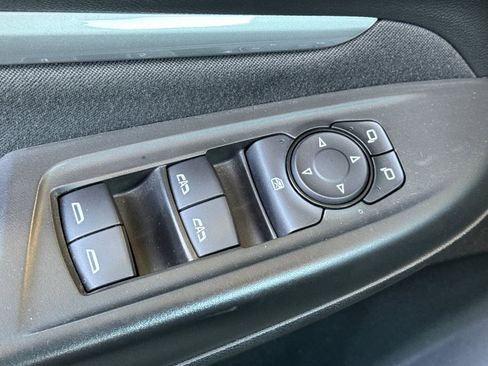 Used 2023 Chevrolet Bolt EUV LT w/ Comfort Package image 11