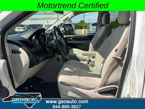 Used 2017 Dodge Grand Caravan SE FWD image 10