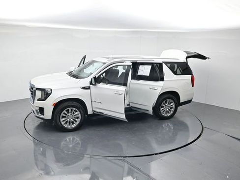 Used 2022 GMC Yukon SLT w/ SLT Premium Package image 48