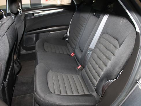 Used 2014 Ford Fusion SE FWD image 21