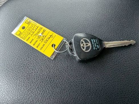 Used 2016 Toyota 4Runner SR5 AWD/4WD image 13