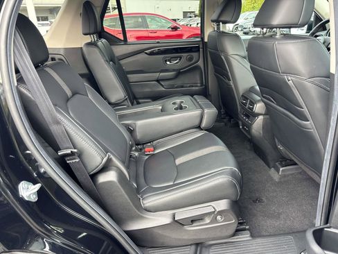 Certified 2025 Honda Pilot EX-L image 17