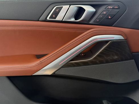 Used 2023 BMW X6 xDrive40i w/ M Sport Package image 12