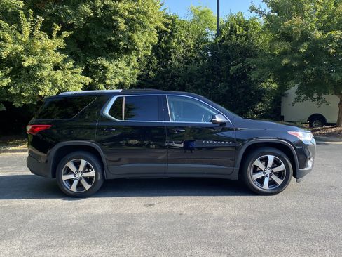 Used 2018 Chevrolet Traverse LT FWD image 10