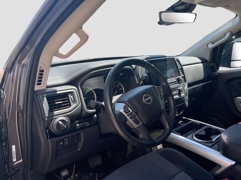 Used 2024 Nissan Titan SV w/ SV Convenience Package AWD/4WD image 9