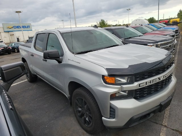 Used 2020 Chevrolet Silverado 1500 Custom w/ Custom Value Package RWD image 2