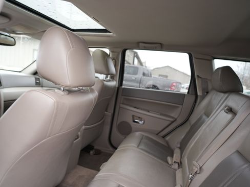 Used 2007 Jeep Grand Cherokee Limited image 17