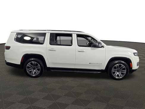 Used 2024 Jeep Wagoneer L Series II w/ Flexible Seating Group image 10