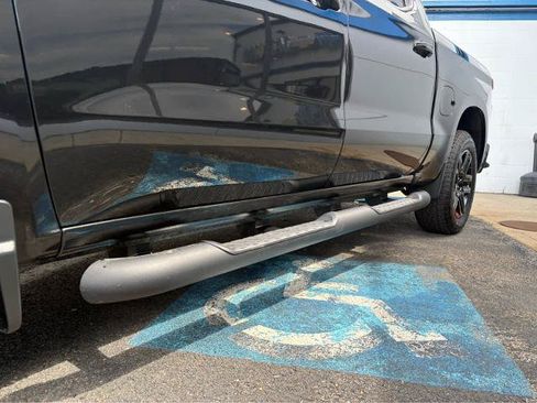 Used 2025 Chevrolet Silverado 1500 RST w/ Redline Edition AWD/4WD image 10