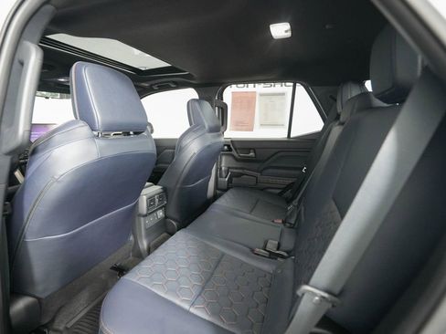Used 2025 Toyota 4Runner Platinum AWD/4WD image 13