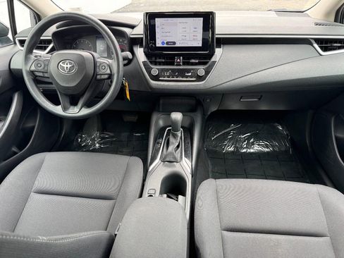 Used 2025 Toyota Corolla LE image 11