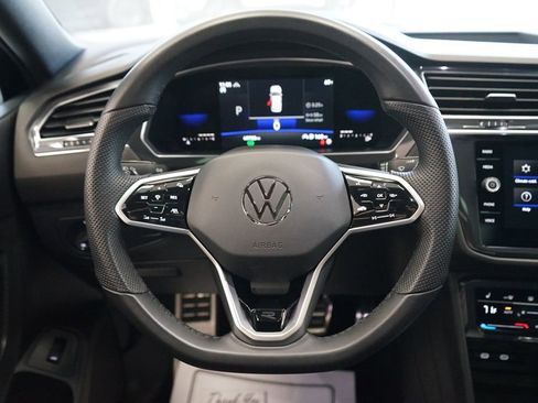 Used 2022 Volkswagen Tiguan SE R-Line AWD/4WD image 30