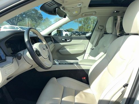 Used 2021 Volvo XC60 T8 Inscription image 11