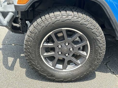 Used 2021 Jeep Gladiator Overland w/ Popular Equipment Package AWD/4WD image 7