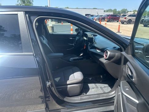 Used 2025 Chevrolet Trax RS FWD image 10