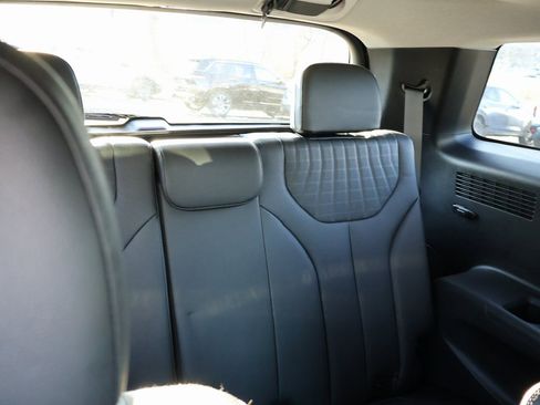 Used 2023 Hyundai Palisade Limited image 13