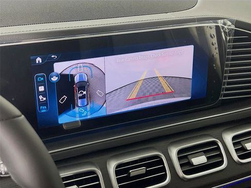 New 2026 Mercedes-Benz GLS 450 4MATIC image 14