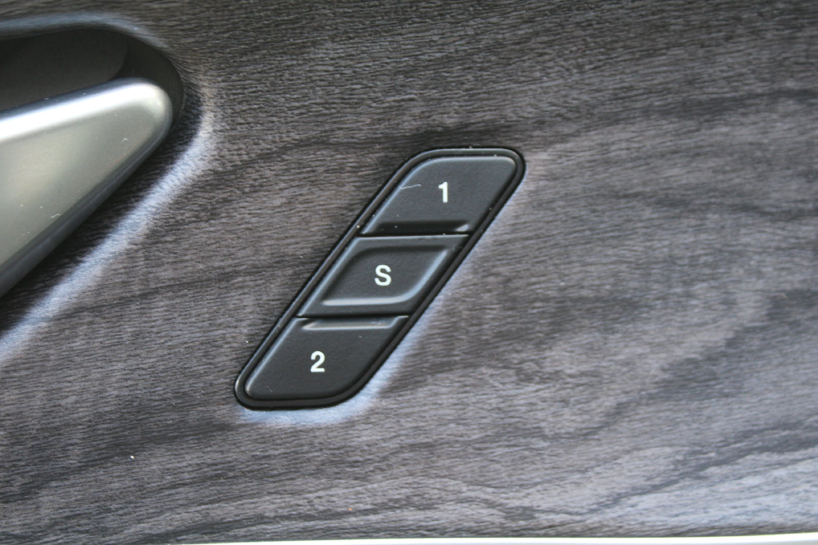 Used 2022 Jeep Grand Cherokee L Limited RWD image 22