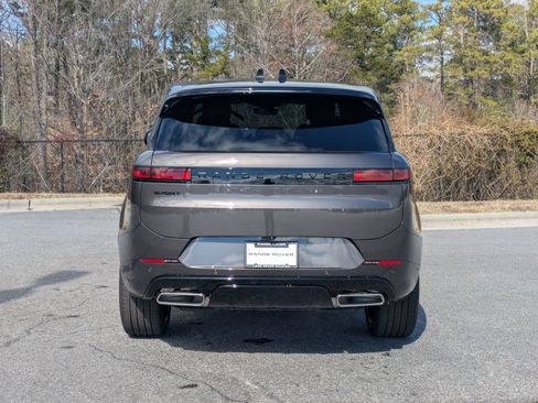 New 2026 Land Rover Range Rover Sport Dynamic SE image 6