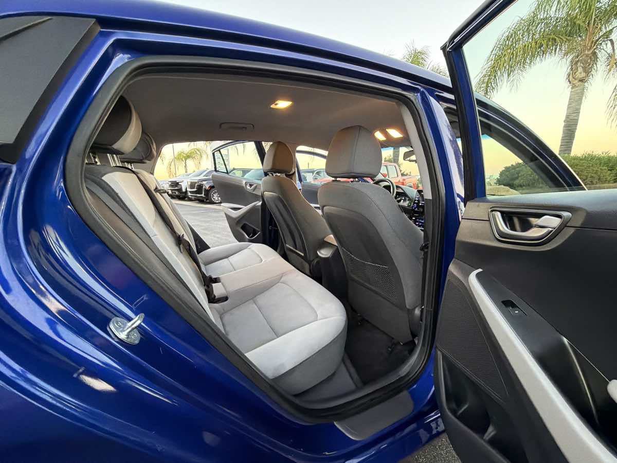 Used 2021 Hyundai Ioniq SE FWD image 19