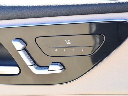 Certified 2025 Mercedes-Benz GLC 300 4MATIC image 33