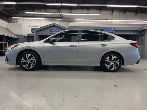 Used 2025 Subaru Legacy Premium image 4