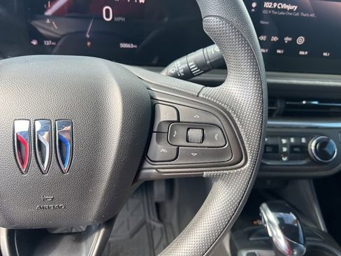 Used 2024 Buick Envista Preferred w/ Convenience II Package image 20