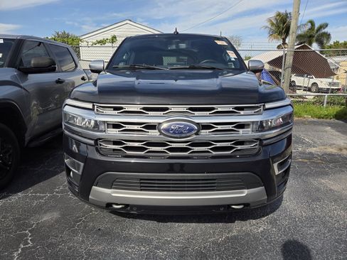 Used 2022 Ford Expedition Max Platinum image 2