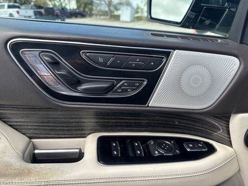 Used 2021 Lincoln Navigator L Black Label w/ Cargo Convenience Package image 27