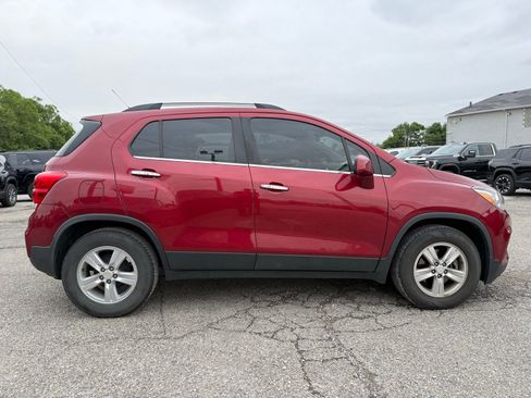 Used 2018 Chevrolet Trax LT w/ LT Convenience Package FWD image 8