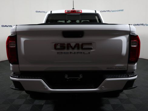 Used 2024 GMC Canyon Denali AWD/4WD image 7