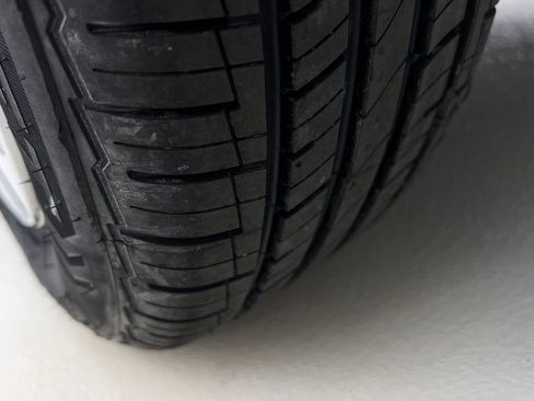 Used 2017 Toyota Prius Prime Premium image 35