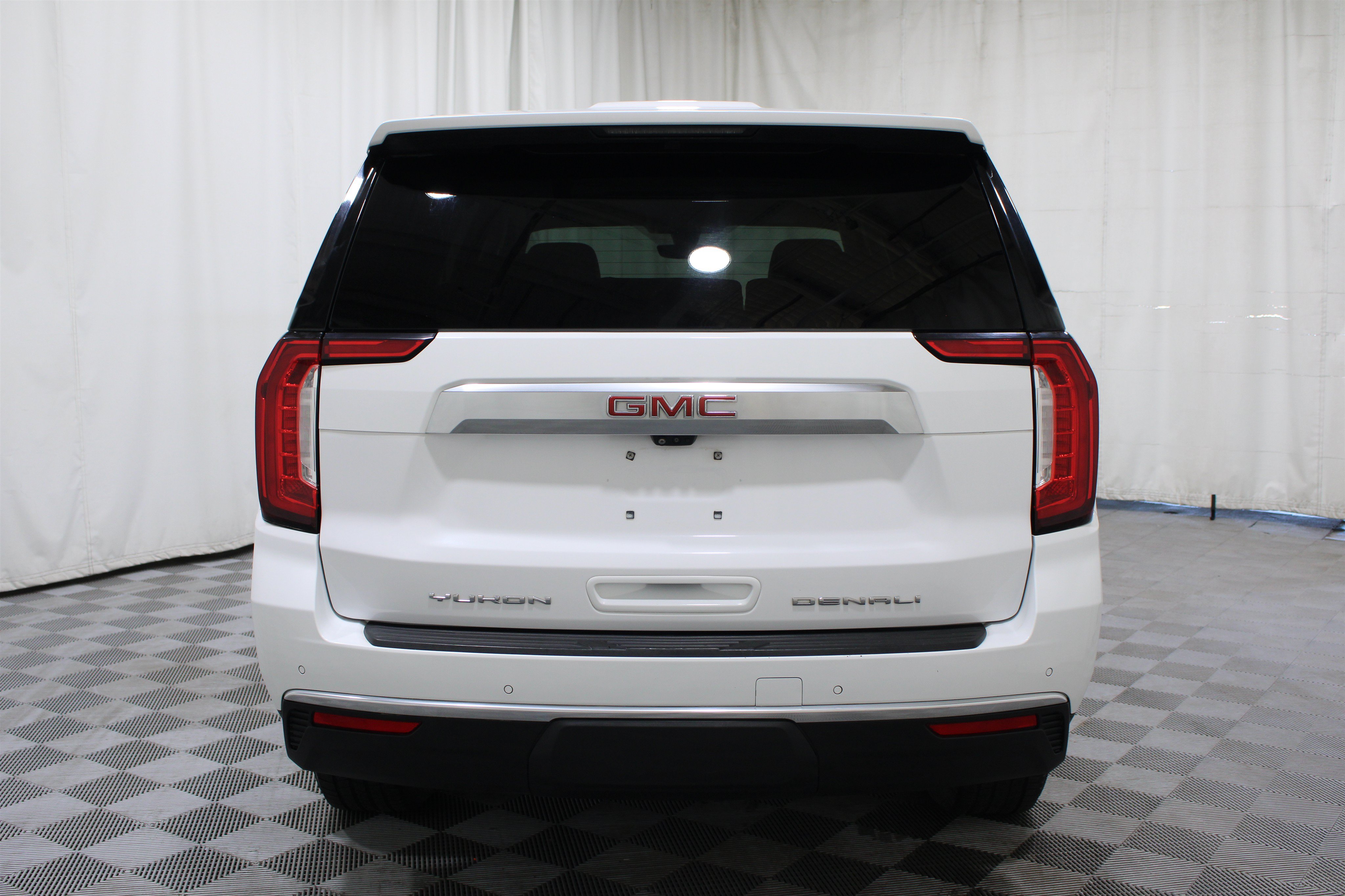 Used 2021 GMC Yukon Denali w/ Advanced Technology Package AWD/4WD image 34