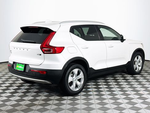 Used 2022 Volvo XC40 T5 Momentum AWD/4WD image 8
