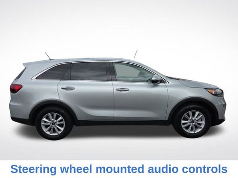 Used 2019 Kia Sorento L FWD image 2