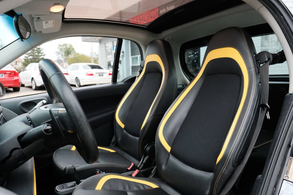 Used 2013 smart fortwo BRABUS RWD image 10