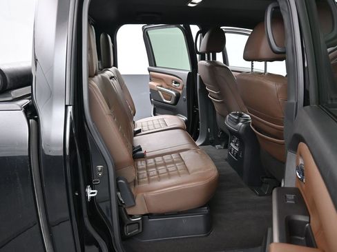 Used 2020 Nissan Titan Platinum Reserve image 37