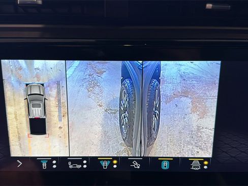 Used 2022 GMC Sierra 1500 AT4 w/ AT4 Premium Package image 40