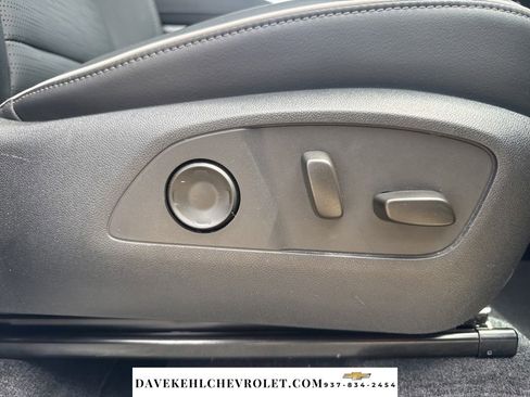 Used 2025 Buick Enclave Sport Touring w/ Power Package AWD/4WD image 33
