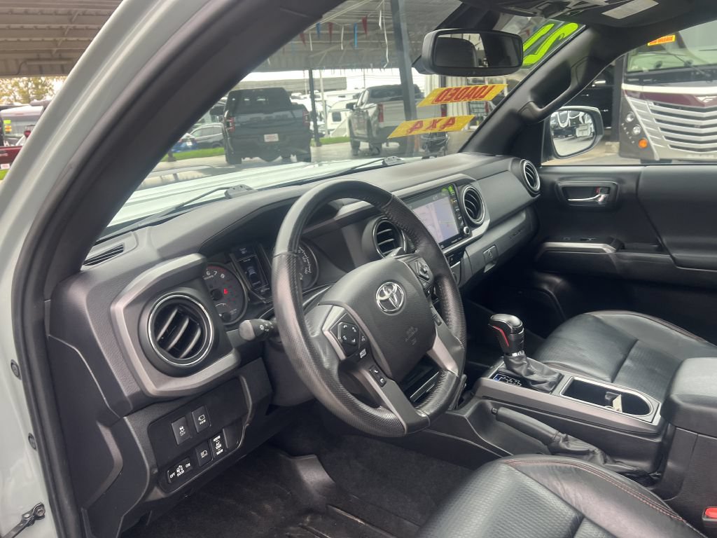 Used 2021 Toyota Tacoma TRD Pro AWD/4WD image 35